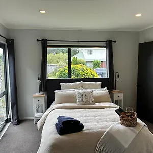  Guest house Nikaus Nest New Zealand
